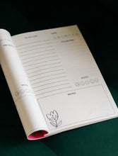 Anar Illustrated A5 Undated Daily Planner