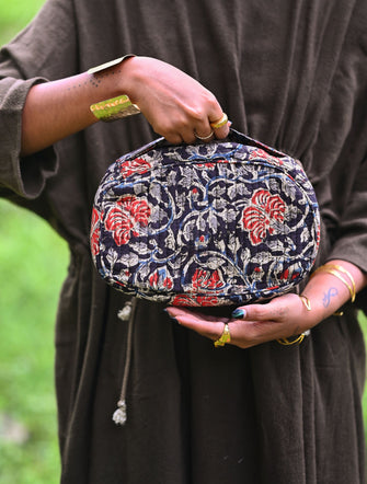 'Inaaya' Kalamkari Jewelry/Travel Organizer in Pure Cotton